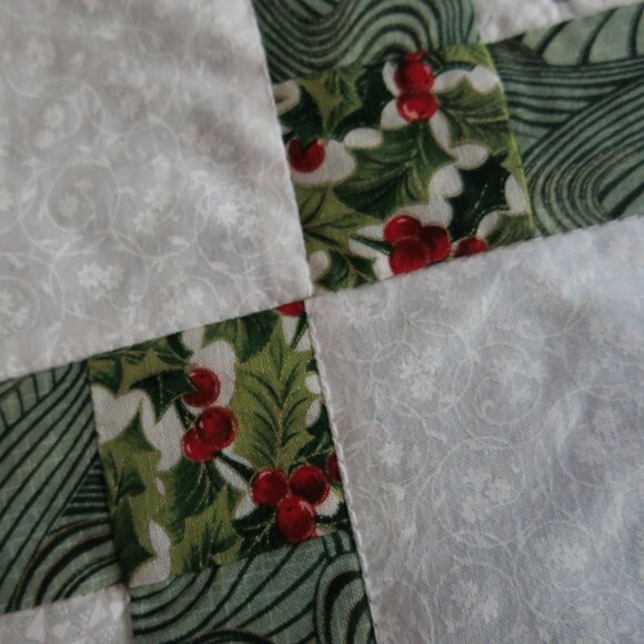 Handmade Quilted Red Green Floral Poinsettia Gold Edge Geometric Table Runner - Picture 4 of 6